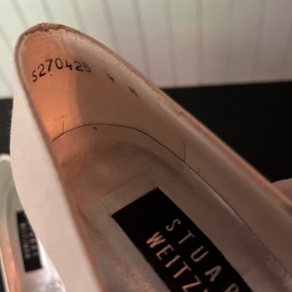 Stuart Weizmann cream pumps size 4M - Picture 5 of 7